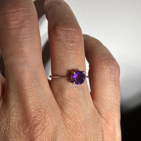 925 sterling and amethyst ring - Picture 14 of 16